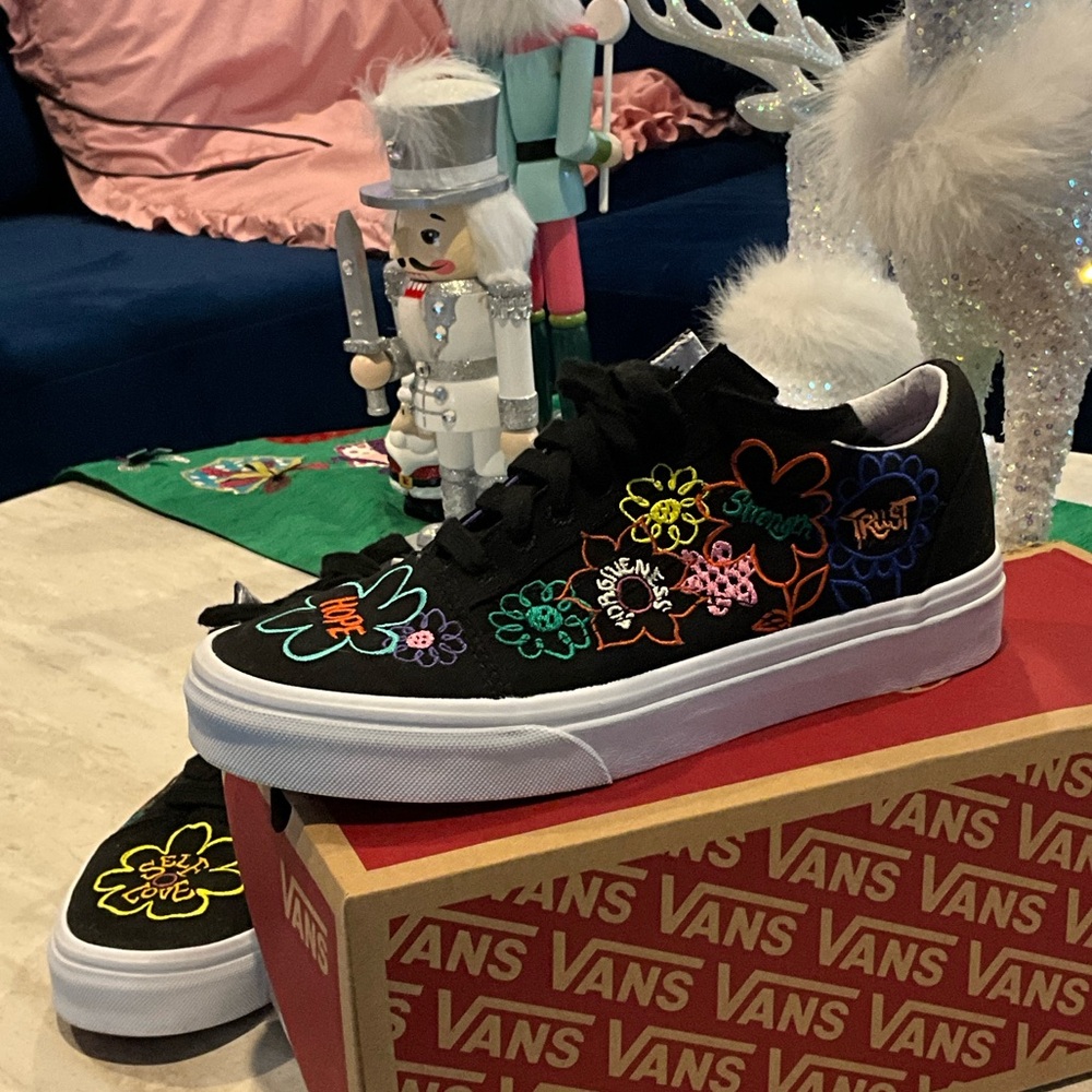 Vans Black Sneakers with Multicolored Floral Accents - Picture 3 of 3